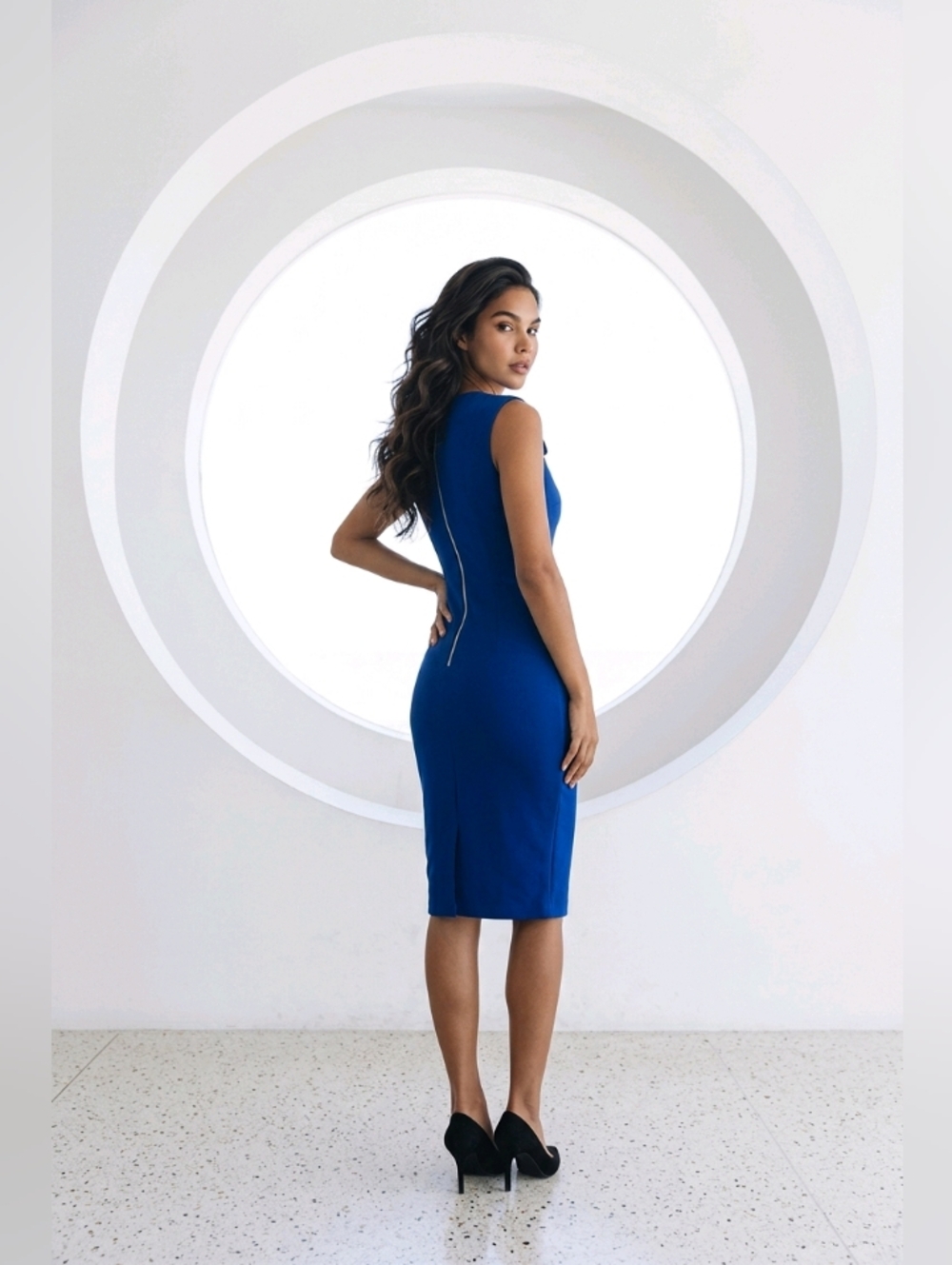 𝐄𝐧𝐟𝐨𝐜𝐮𝐬 𝐒𝐭𝐮𝐝𝐢𝐨 𝐁𝐨𝐝𝐲 𝐨𝐧 𝐑𝐮𝐟𝐟𝐥𝐞 𝐂𝐚𝐬𝐮𝐚𝐥 𝐃𝐫𝐞𝐬𝐬 - Picture 3 of 6
